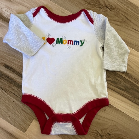 Baby Gap I Love my Mommy Long Sleeve Silver Snowflakes and Colorful Lett… - Picture 3 of 13